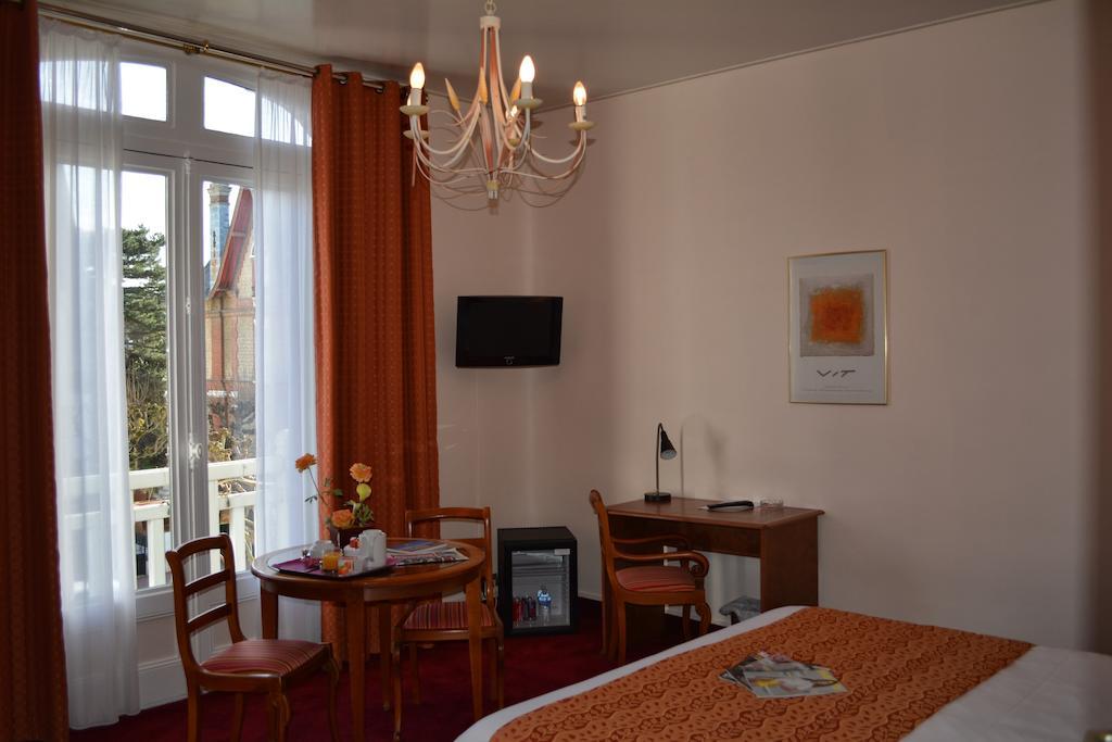 Marie Anne Hotel Deauville Bagian luar foto