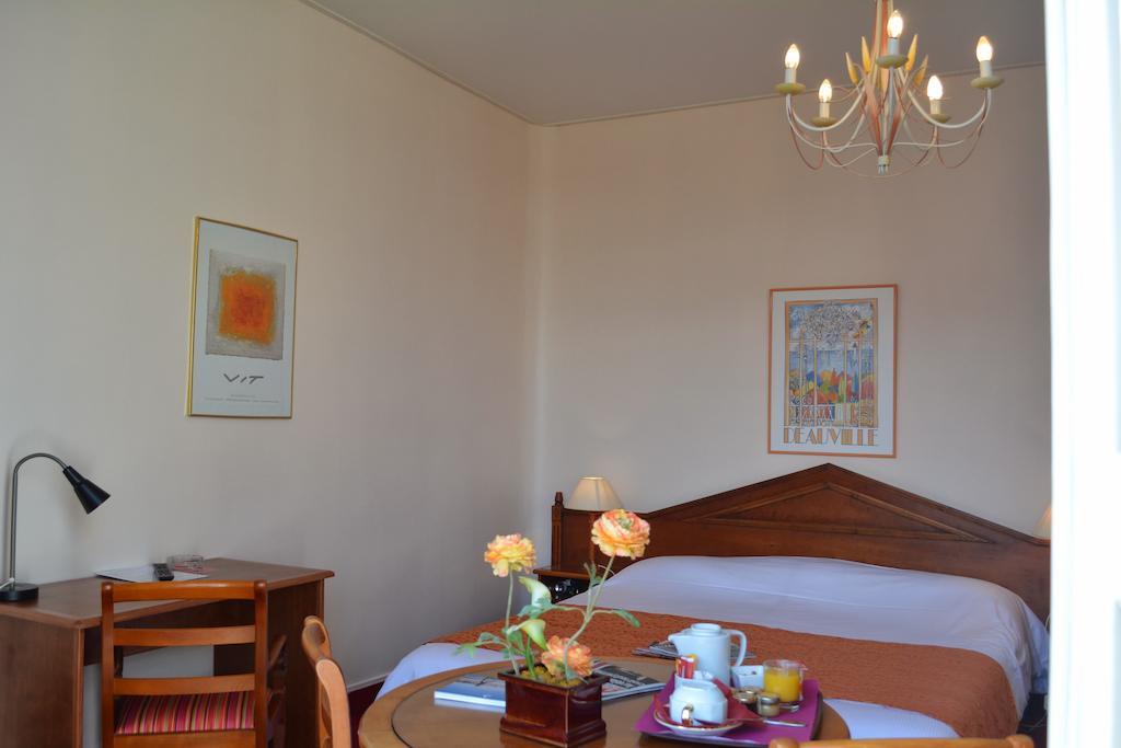 Marie Anne Hotel Deauville Bagian luar foto